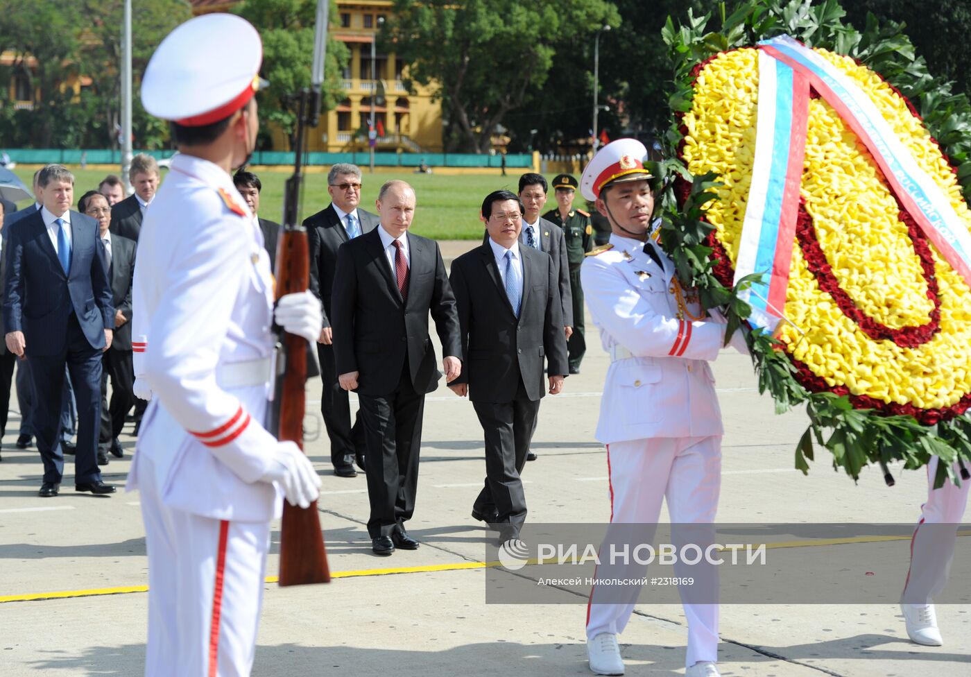 Официальный визит В.Путина во Вьетнам