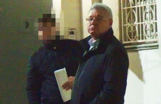 Подозреваемый во взятке мэр Астрахани М.Столяров доставлен в Москву