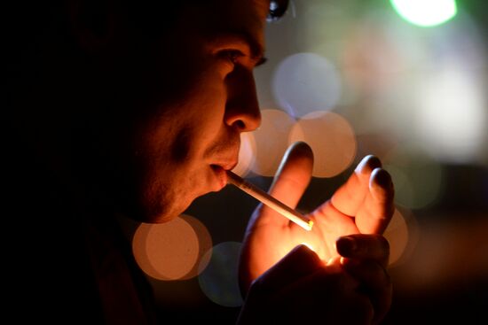 Курение в общественных местах