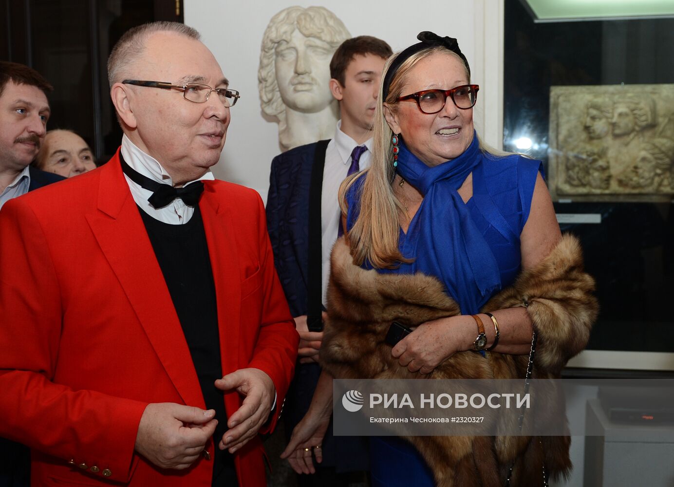 Открытие выставки модельера В.Зайцева "Тайны Гармонии"
