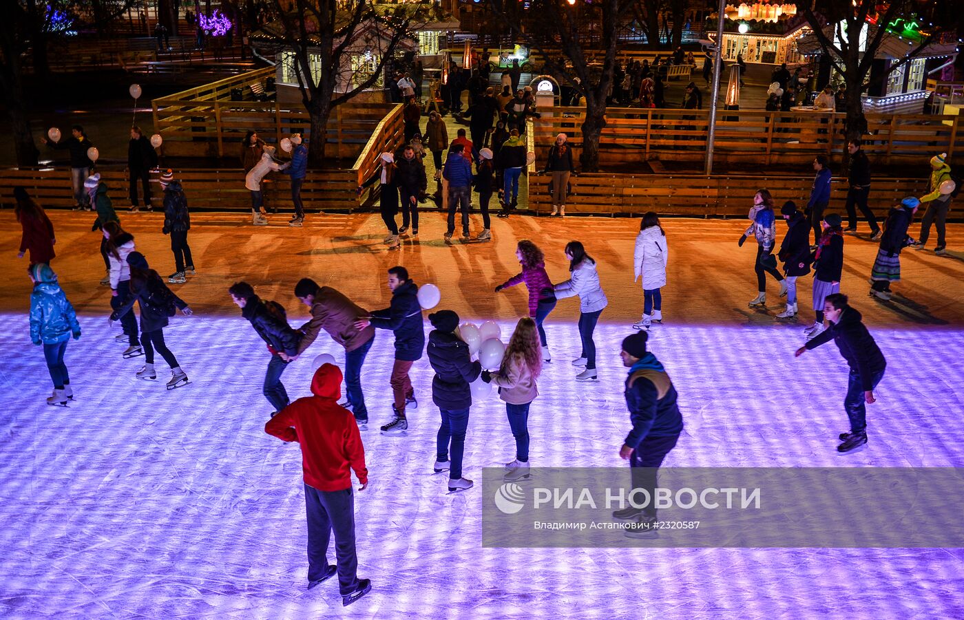 Открытие Центрального катка в Парке Горького