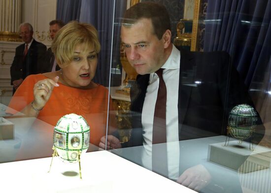 Д.Медведев посетил Музей Фаберже в Санкт-Петербурге