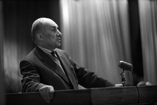 Академик Александр Несмеянов