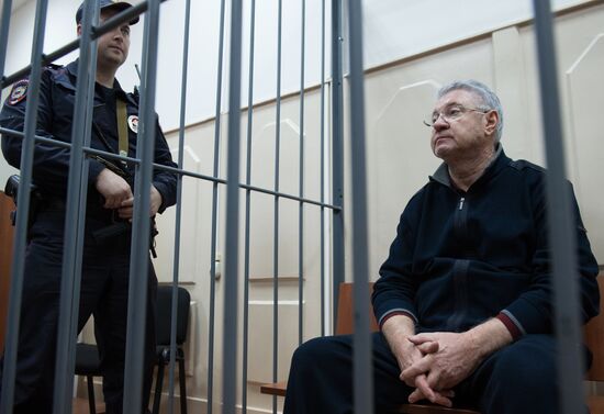 Ходатайство следствия об отстранении от должности мэра Астрахани М.Столярова