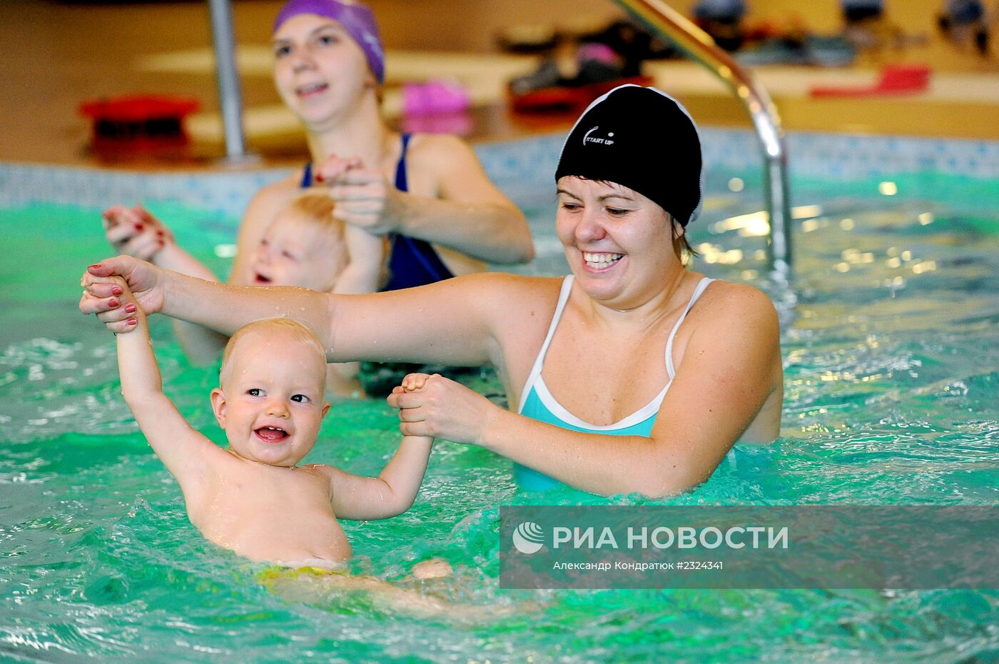 Лечебно-профилактическое плавание с малышами в фитнес-центре "Ариант"