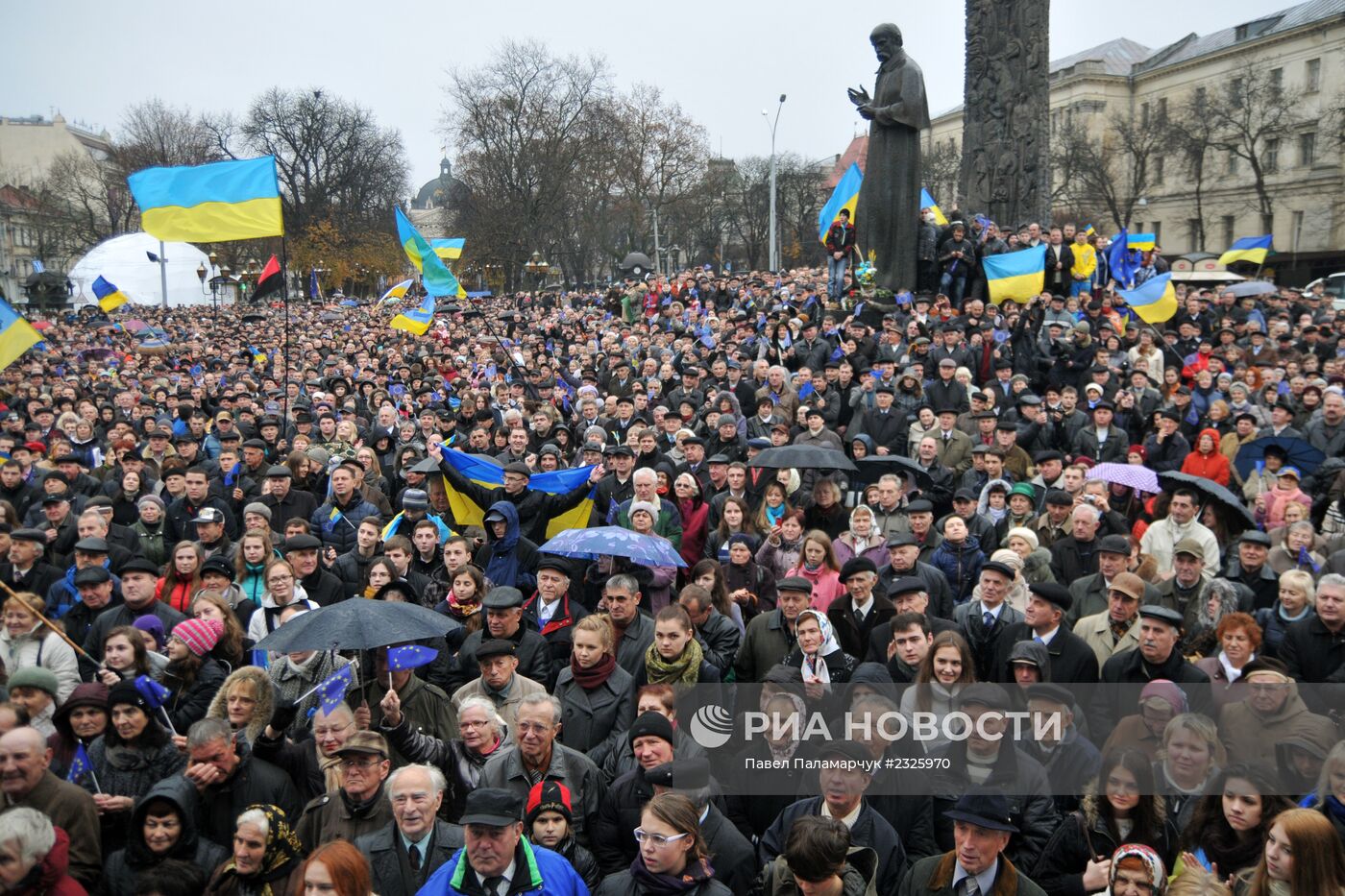 Митинг за евроинтеграцию Украины во Львове