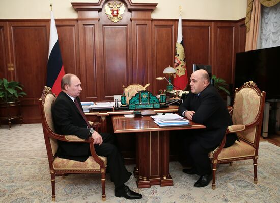 В. Путин провел встречу с М. Мишустиным