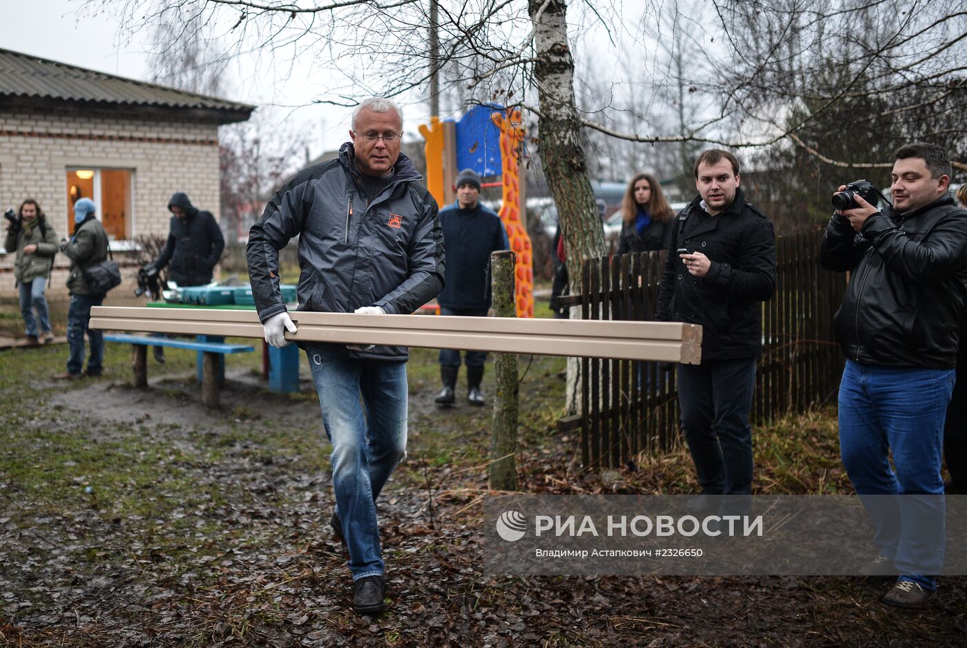 Банкир А.Лебедев прибыл в тульское село на обязательные работы