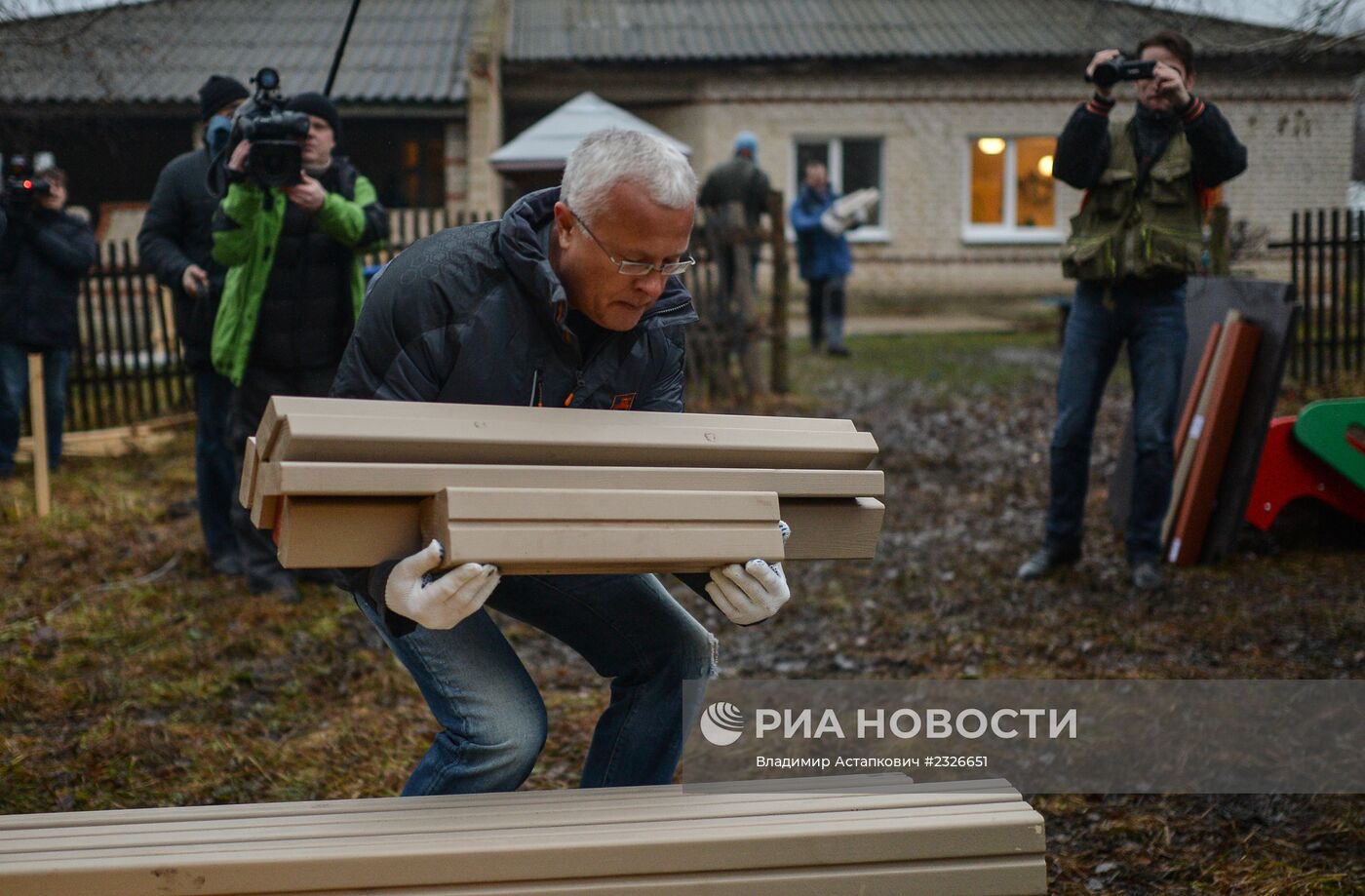 Банкир А.Лебедев прибыл в тульское село на обязательные работы