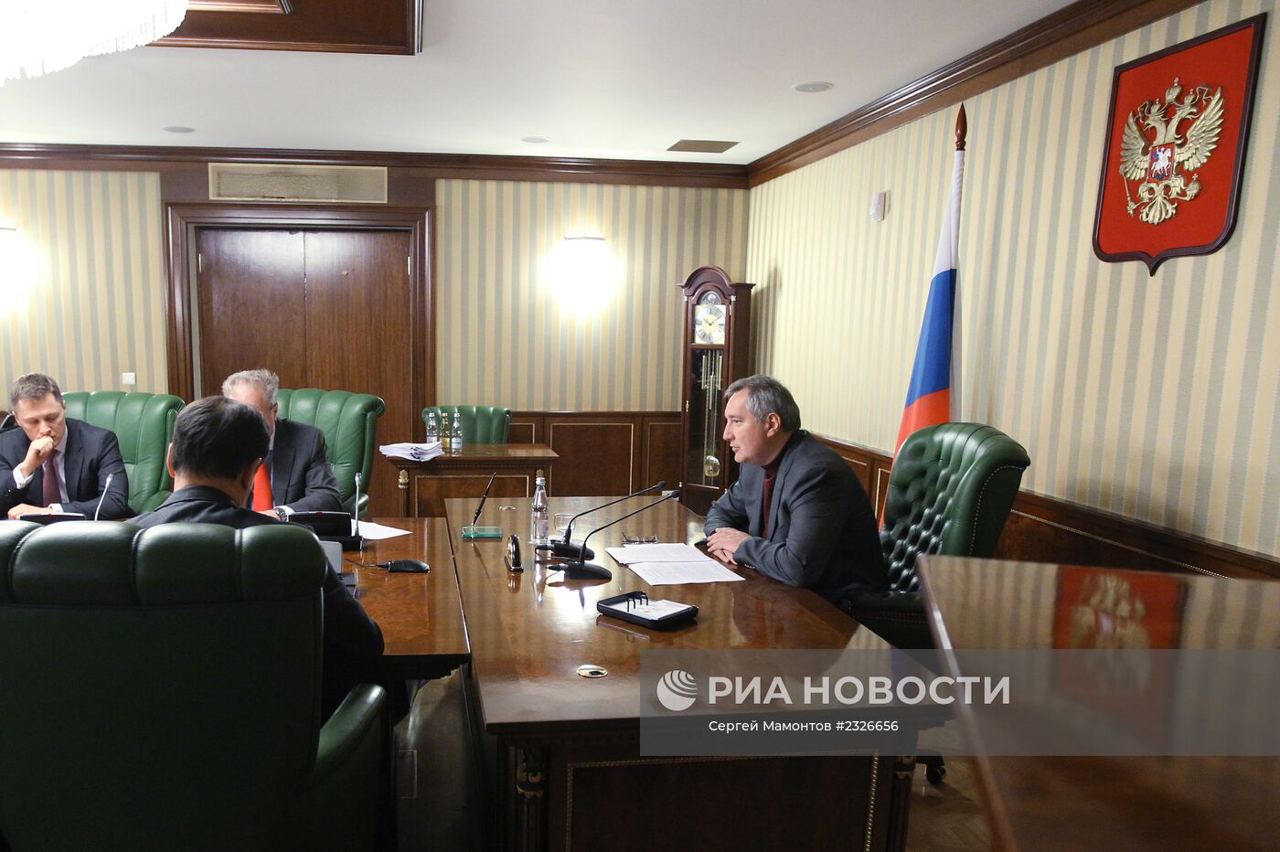 Дмитрий Рогозин провел совещание по поддержке отечественного самолетостроения