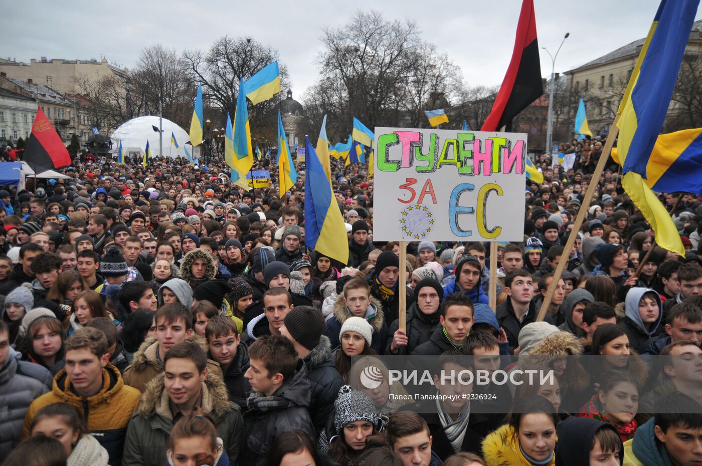 Студенческий митинг в поддержку евроинтеграции во Львове