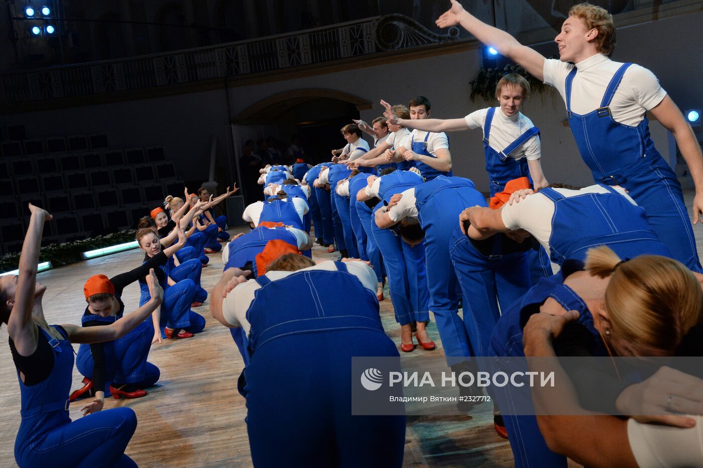 Генеральная репетиция концерта ГААНТ имени Игоря Моисеева