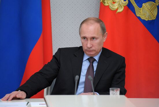 В.Путин провел совещание по вопросам развития ядерных подводных сил ВМФ