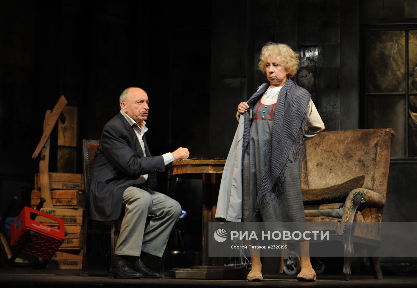 Прогон спектакля "Игра в джин" в театре Современник