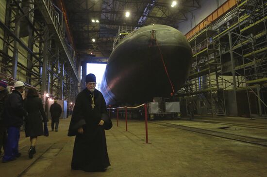 Спуск на воду подводной лодки "Новороссийск" в Санкт-Петербурге