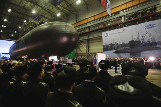 Спуск на воду подводной лодки "Новороссийск" в Санкт-Петербурге