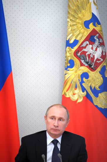 В.Путин провел совещание по высокоточному оружию дальнего действия
