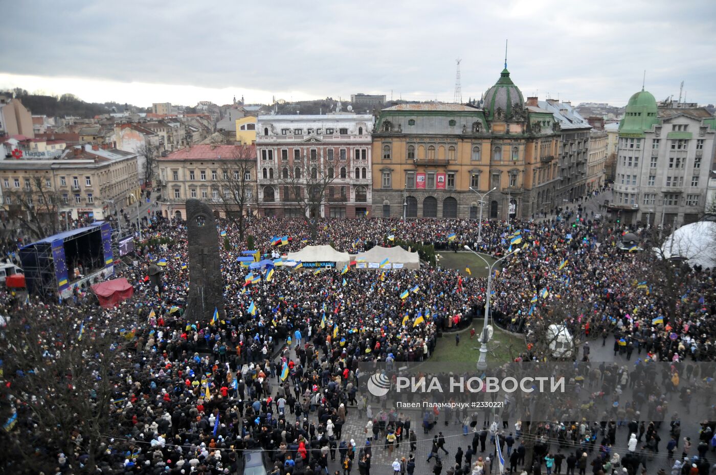 Митинг сторонников евроинтеграции во Львове