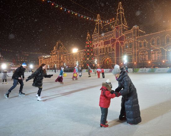 Открытие ГУМ-катка на Красной площади