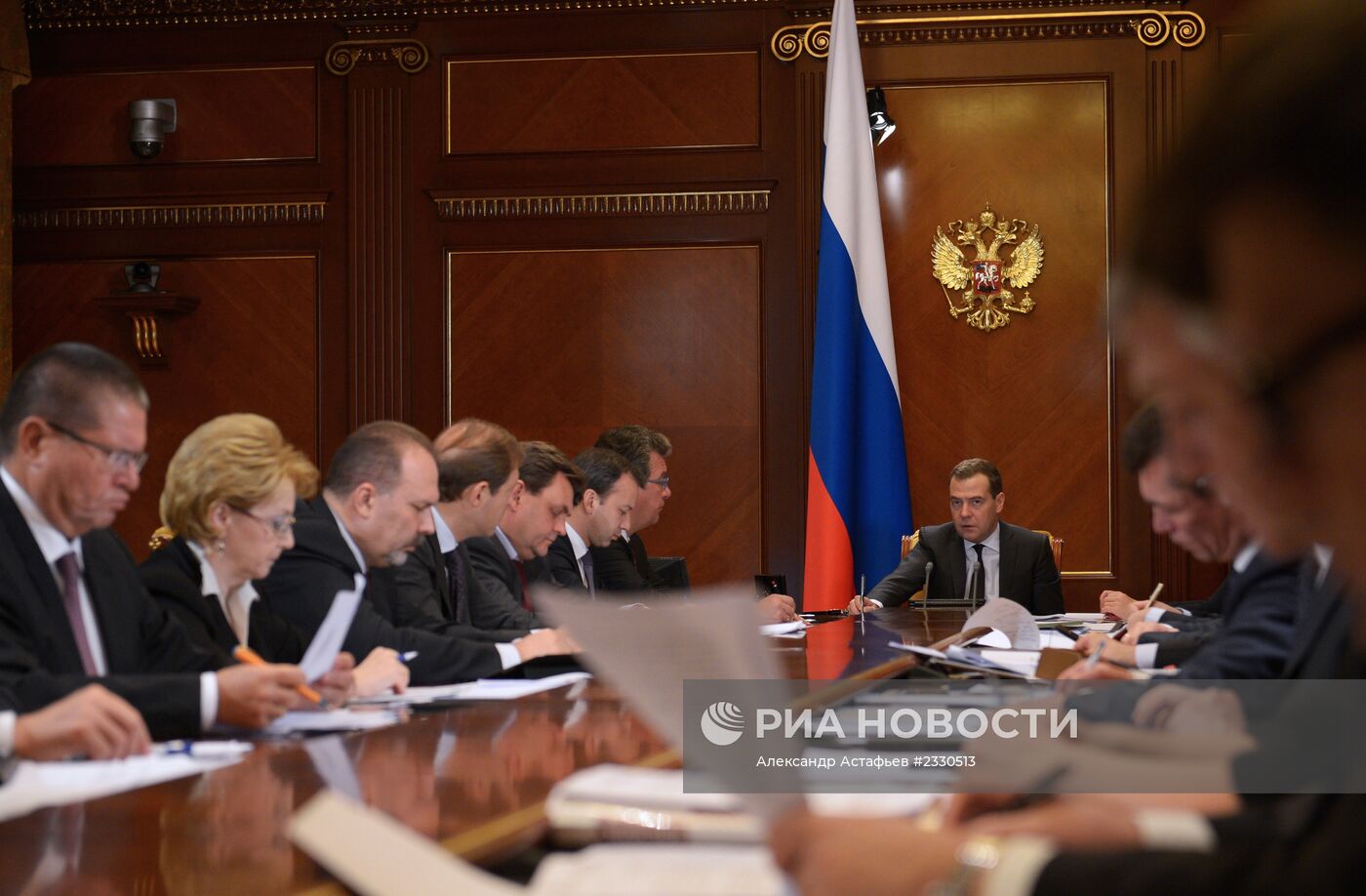 Д.Медведев провел совещание о ходе исполнения "майских указов" президента РФ