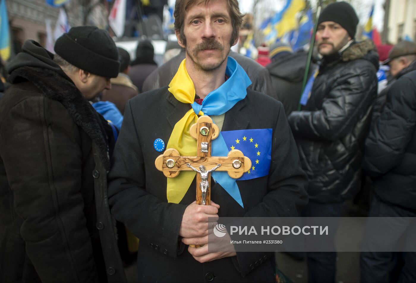 Пикет сторонников евроинтеграции Украины у здания Верховной Рады в Киеве