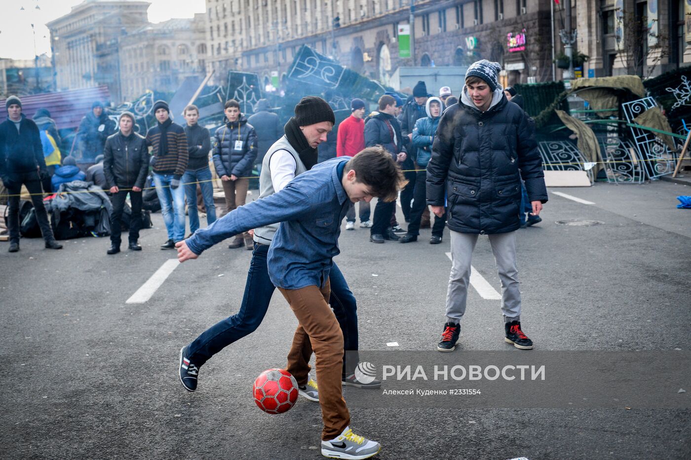 Акции сторонников евроинтеграции Украины на площади Независимости в Киеве