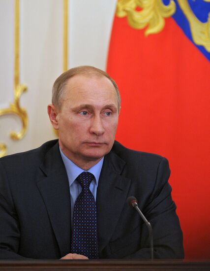 В.Путин провел заседание Экономического совета