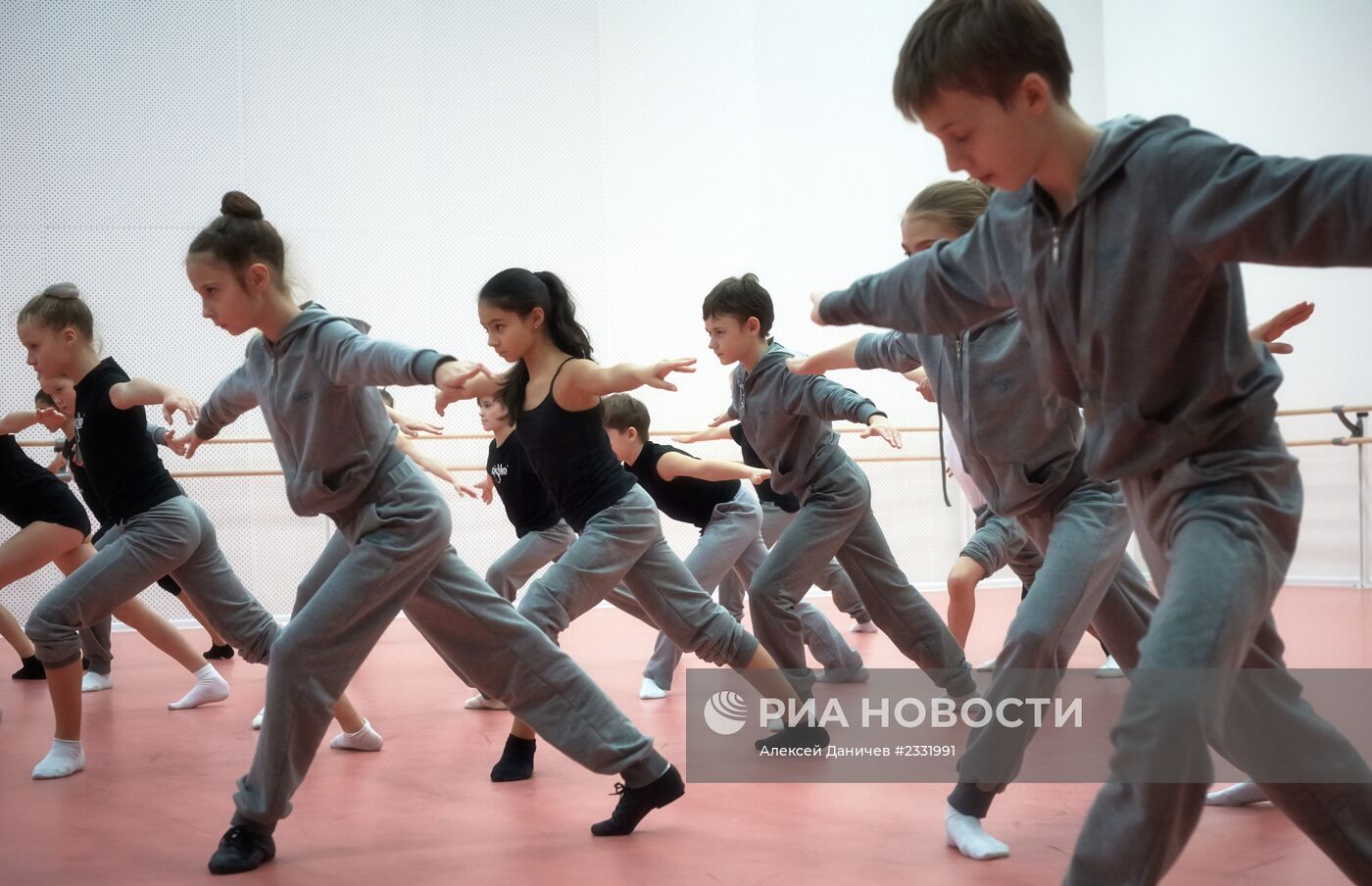 Открытый урок по танцу модерн для воспитанников Академии танца Бориса Эйфмана