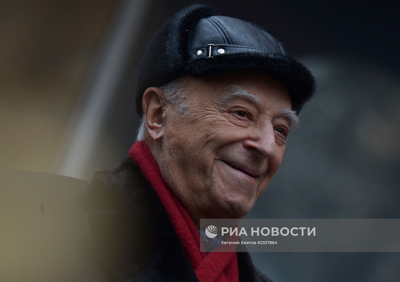 Церемония открытия мемориальной доски кинорежиссеру Л.Гайдаю