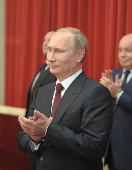 В.Путин побывал на открытии XIV международного фестиваля "Площадь Искусств" в Санкт-Петербурге