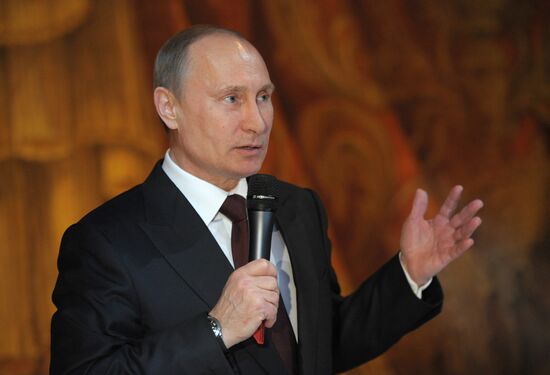 В.Путин побывал на открытии XIV международного фестиваля "Площадь Искусств" в Санкт-Петербурге