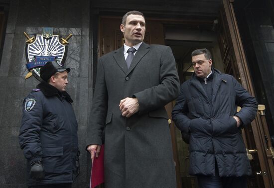 Лидеры трех оппозиционных партий передали свои требования генеральному прокурору Украины