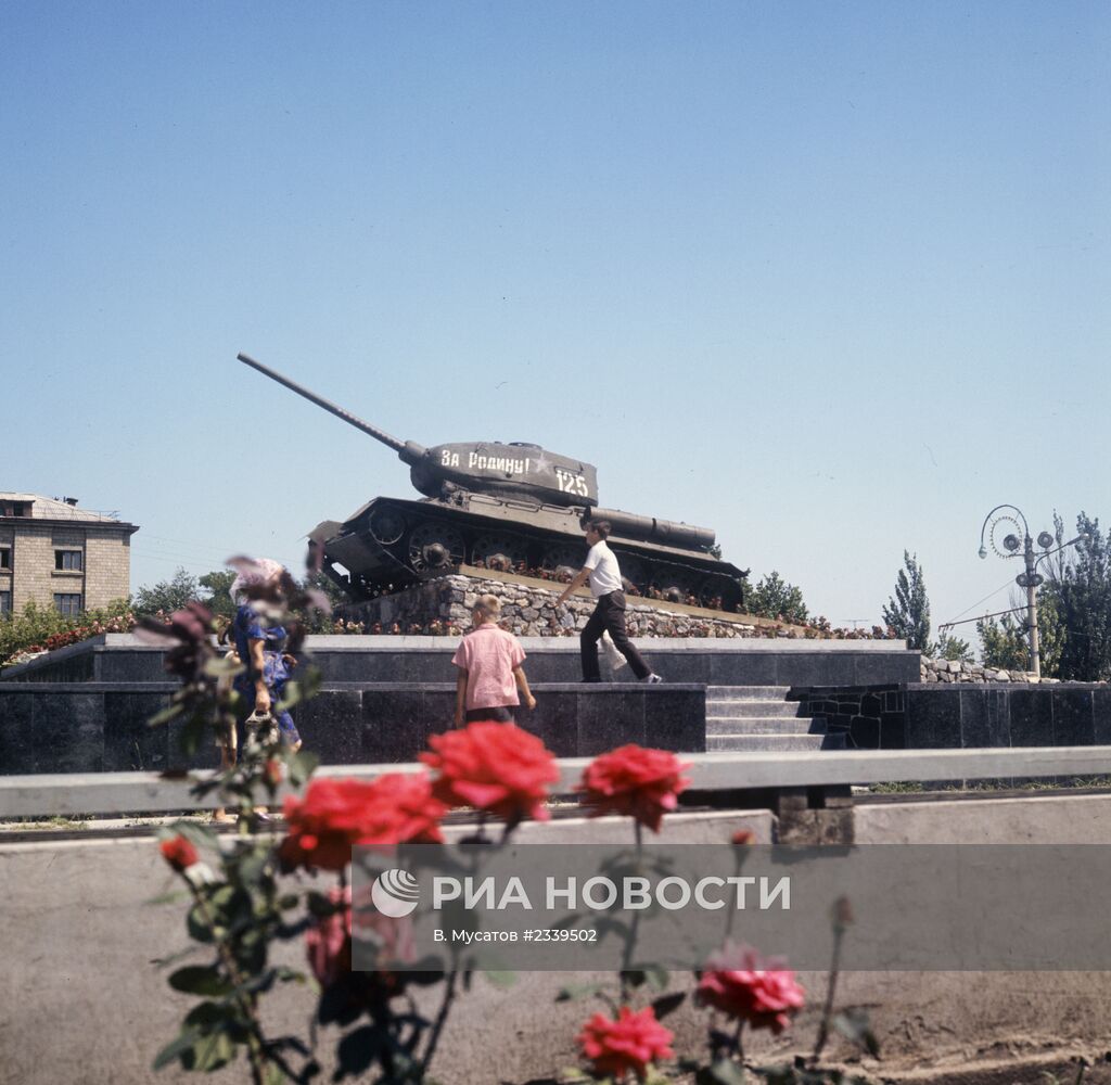 Танк-памятник Т-34 в Тирасполе