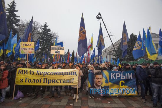 Сторонники "Партии Регионов" продолжают бессрочную акцию в Мариинском парке в Киеве