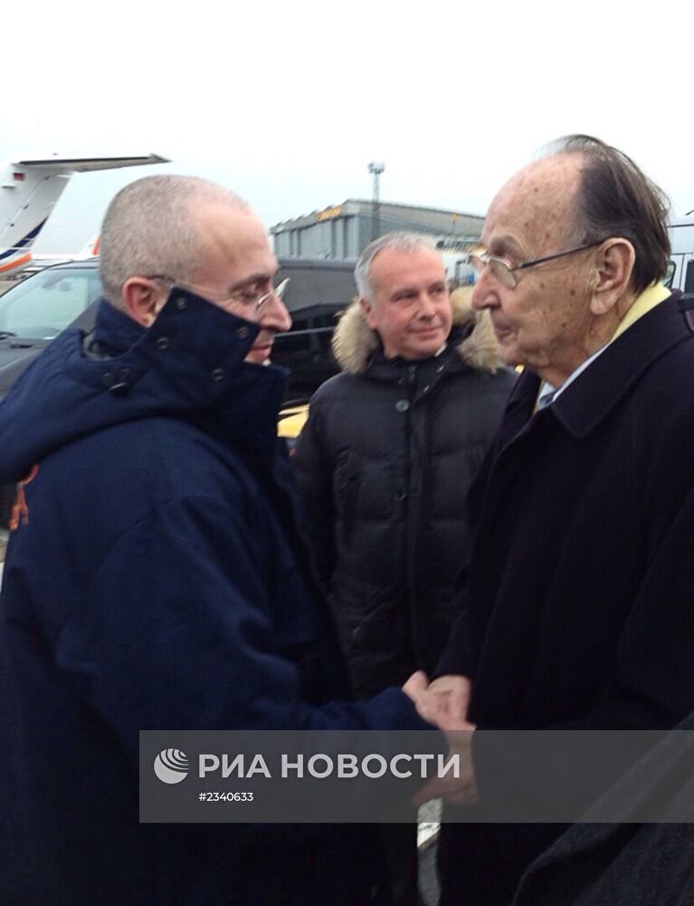 М.Ходорковский после освобождения прилетел в Германию