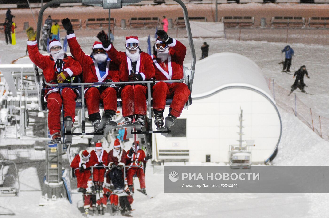 Массовое катание Дед Морозов в Красноярске