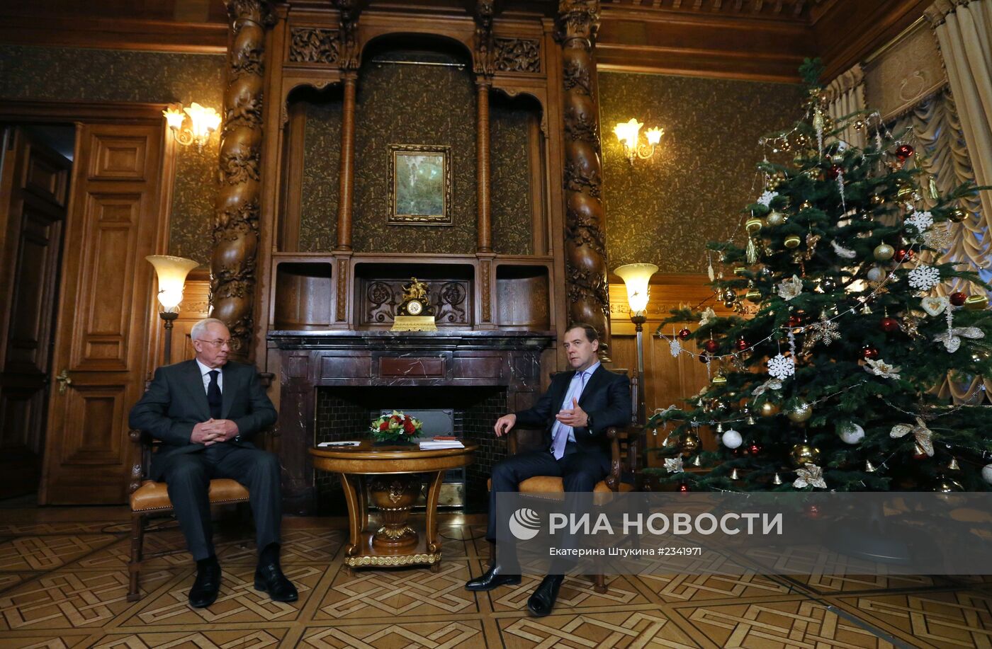 Встреча Д.Медведева и Н.Азарова в Москве