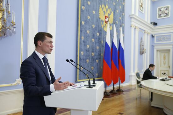 Д.Медведев провел завершающее в 2013 году заседание правительства