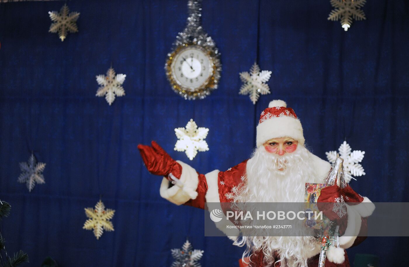 Новогодний утренник в детском доме в Великом Новгороде