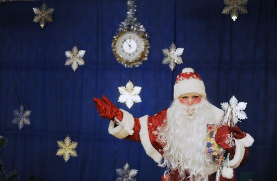 Новогодний утренник в детском доме в Великом Новгороде