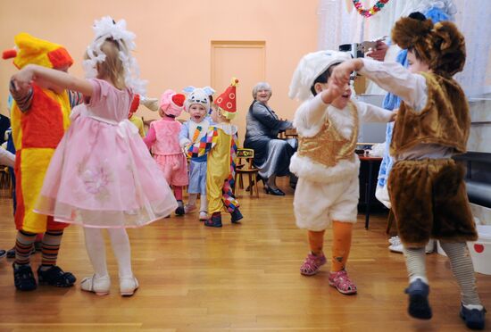 Новогодний утренник в детском доме в Великом Новгороде