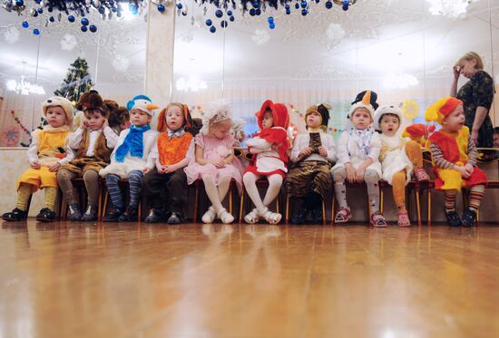 Новогодний утренник в детском доме в Великом Новгороде