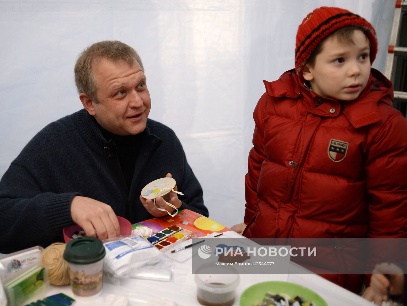 Акция "Удивительные елки удивительным детям"