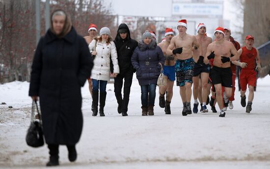 Новогодний забег "моржей" в Новосибирске