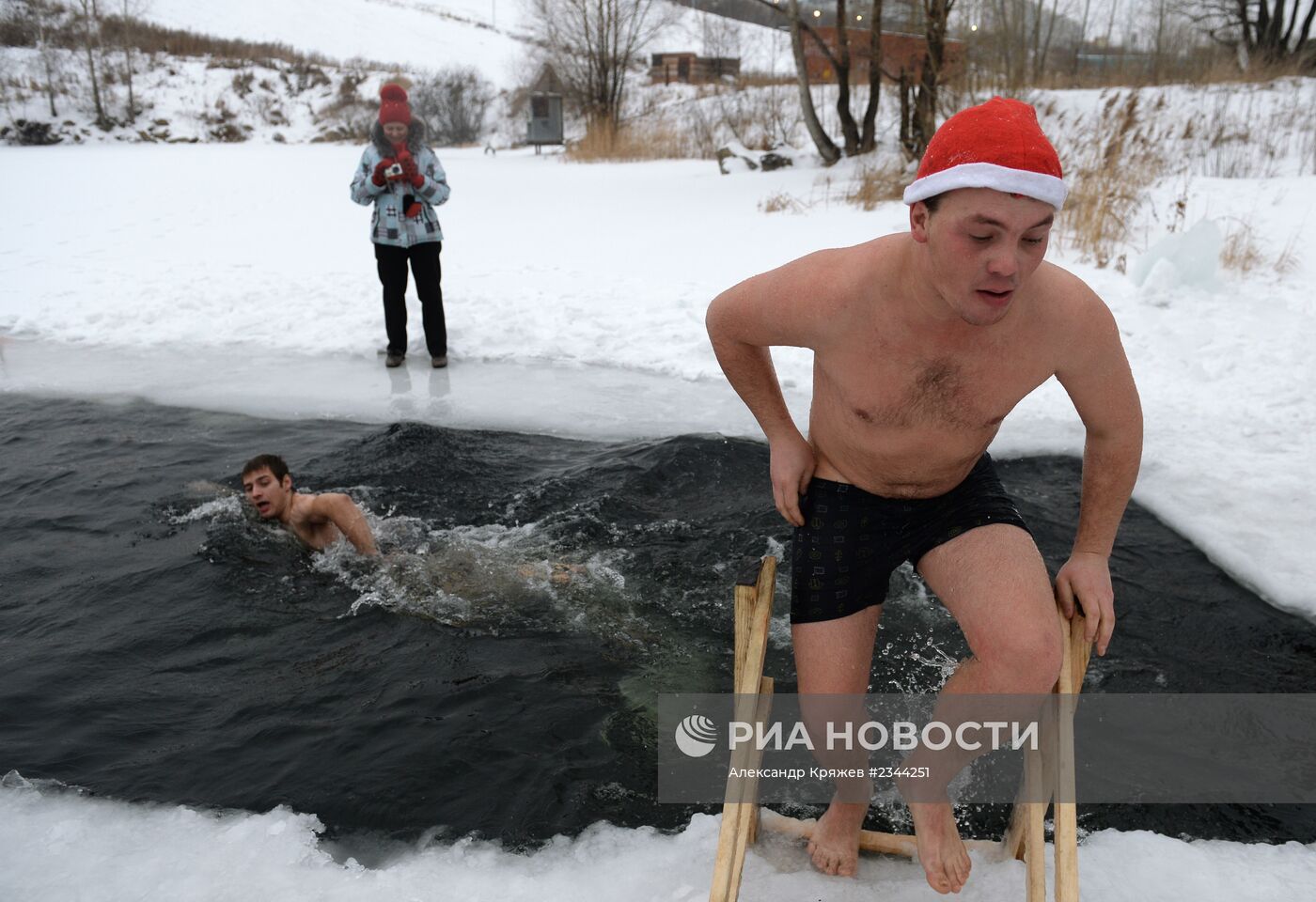 Новогодний забег "моржей" в Новосибирске