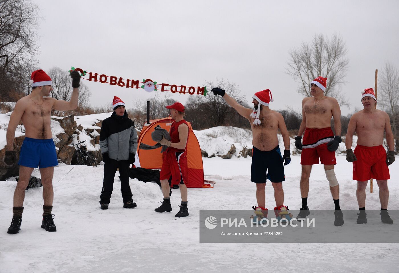 Новогодний забег "моржей" в Новосибирске