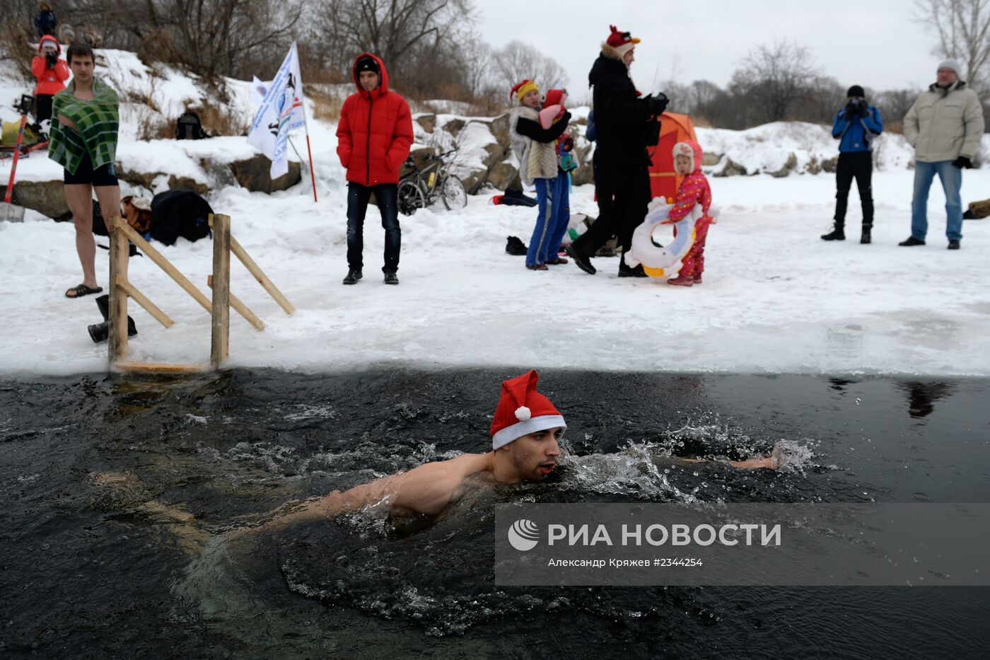 Новогодний забег "моржей" в Новосибирске