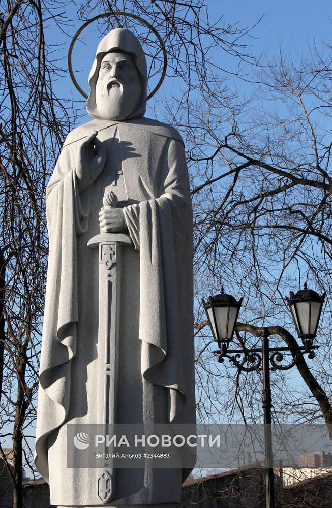 Памятник Преподобному Илии Муромцу во Владивостоке
