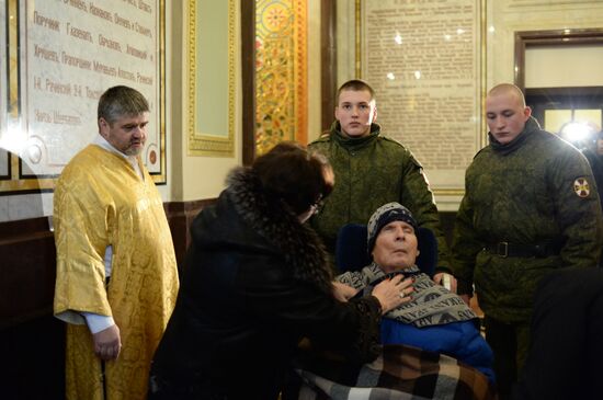 Генерал Анатолий Романов в храме Христа Спасителя в Москве