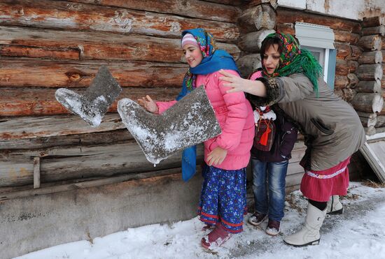 Святочные гадания и колядки в Челябинске